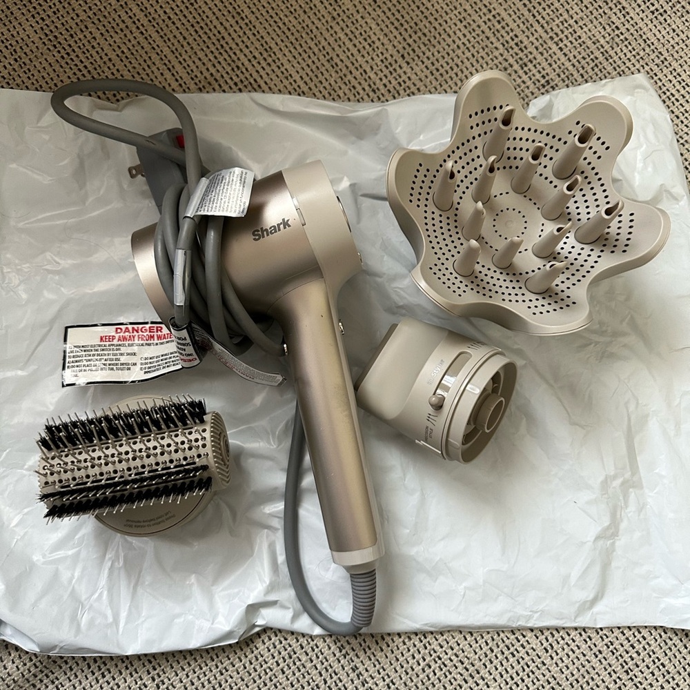 Shark HyperAIR IQ Hair Blow Dryer Model HD112 Fast-Drying